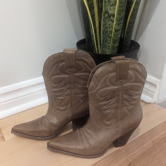 Vintage Ankle Cowboy Boots REAL UPPER LEATHER Made in Brazil Le Château Size 7 - Picture 1 of 8